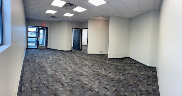 More Photos Of 1475 Navco Dr, Lafayette Service For Lease