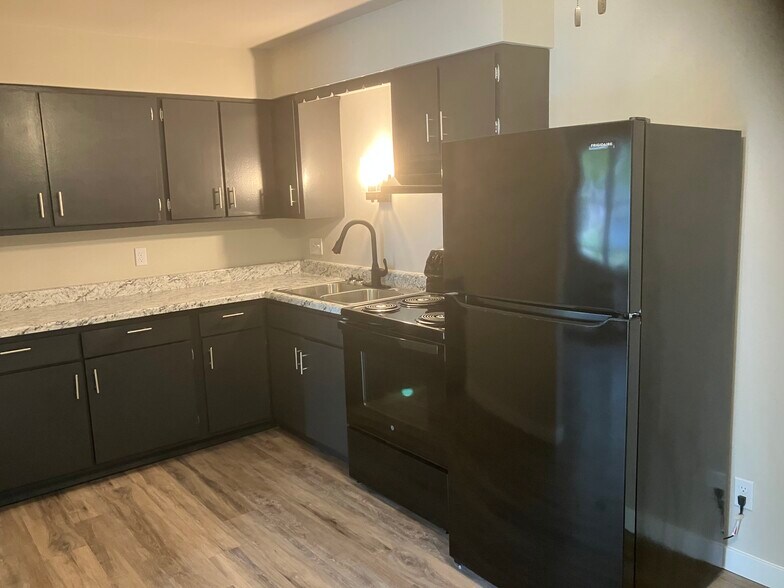 More Photos Of 415 W Fulton St, Waupaca Apartments For Sale