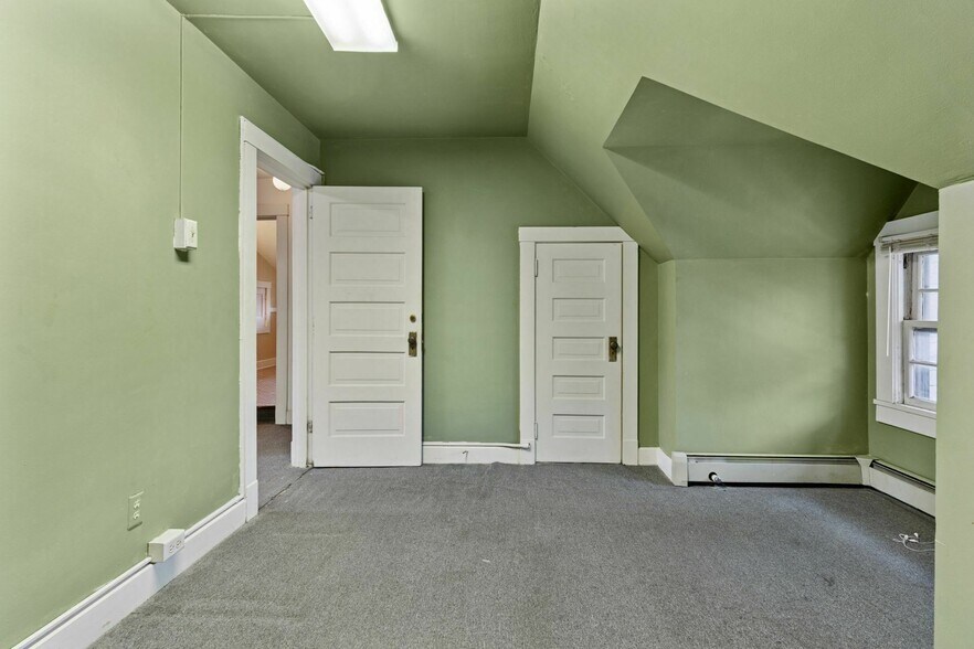 More Photos Of 2318 S 1st Ave, Minneapolis Office For Sale