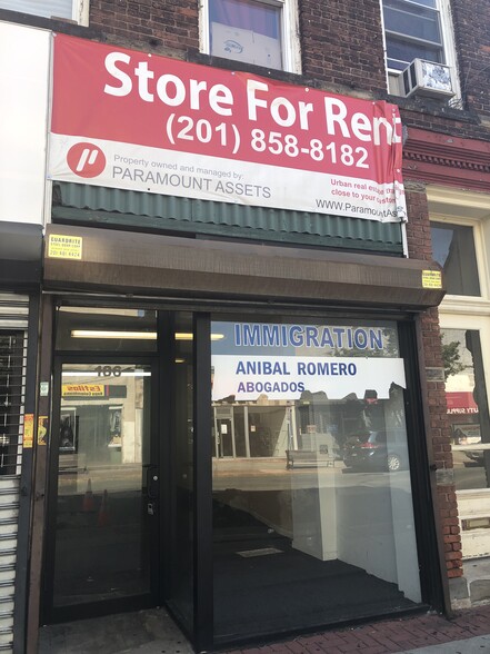 Primary Photo Of 186-188 E Front St, Plainfield Storefront Retail Residential For Lease