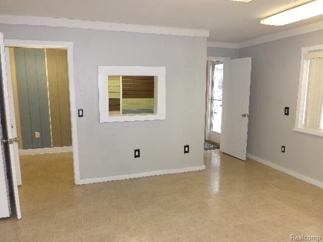 More Photos Of 1755 Sherwin Ct, Waterford Office Residential For Lease