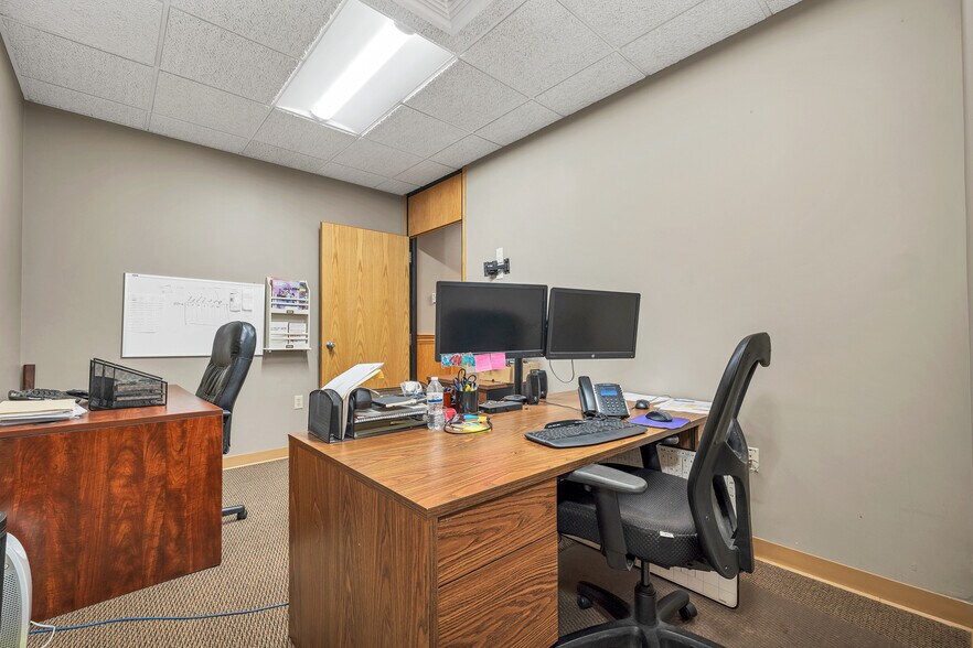 More Photos Of 231a Sutton Street, North Andover Office For Sale