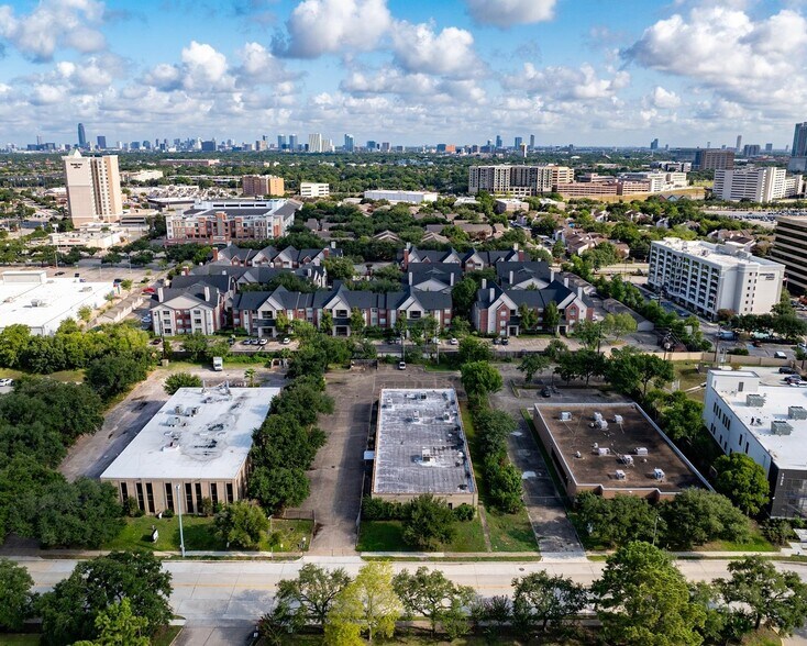 More Photos Of 1325 La Concha Ln, Houston Land For Sale