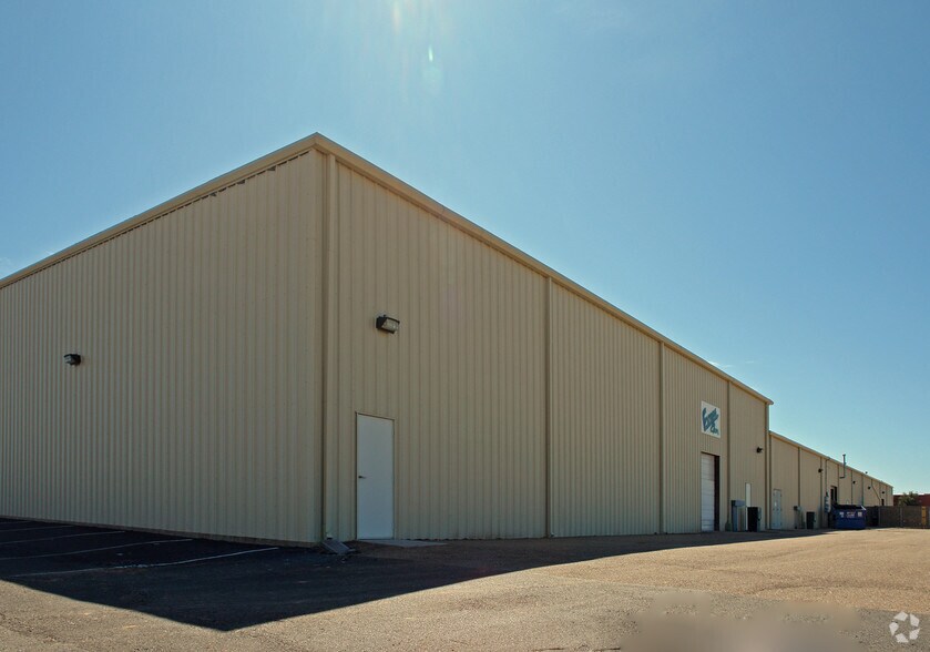 More Photos Of 5044 Frankford Ave, Lubbock Unknown For Lease