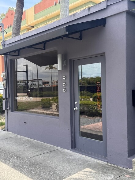 More Photos Of 966 6th Ave S, Naples Office For Lease