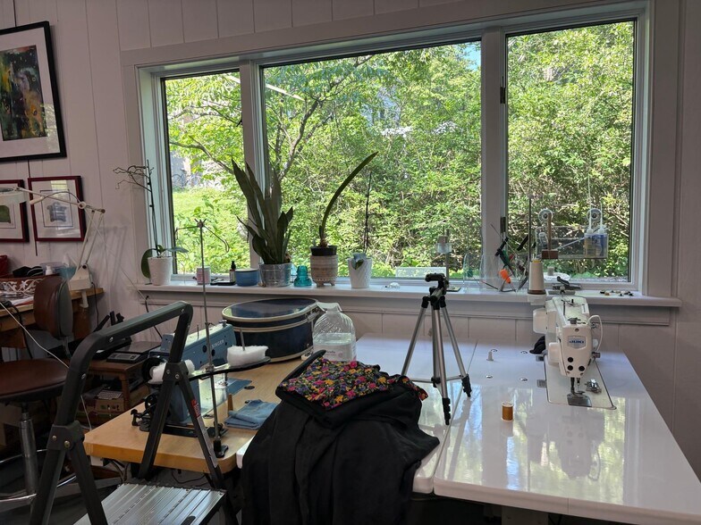 More Photos Of 6230 Lower York Rd, New Hope Freestanding For Sale