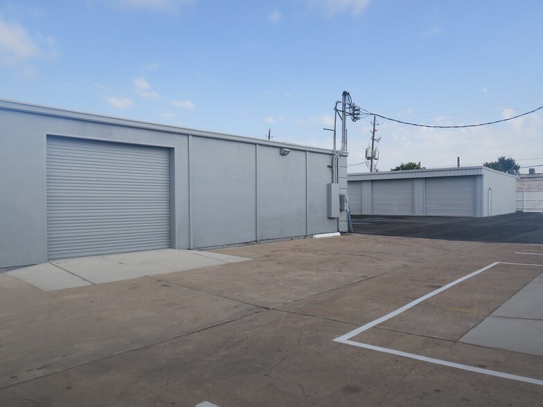 More Photos Of 5828 Star Ln, Houston Service For Lease