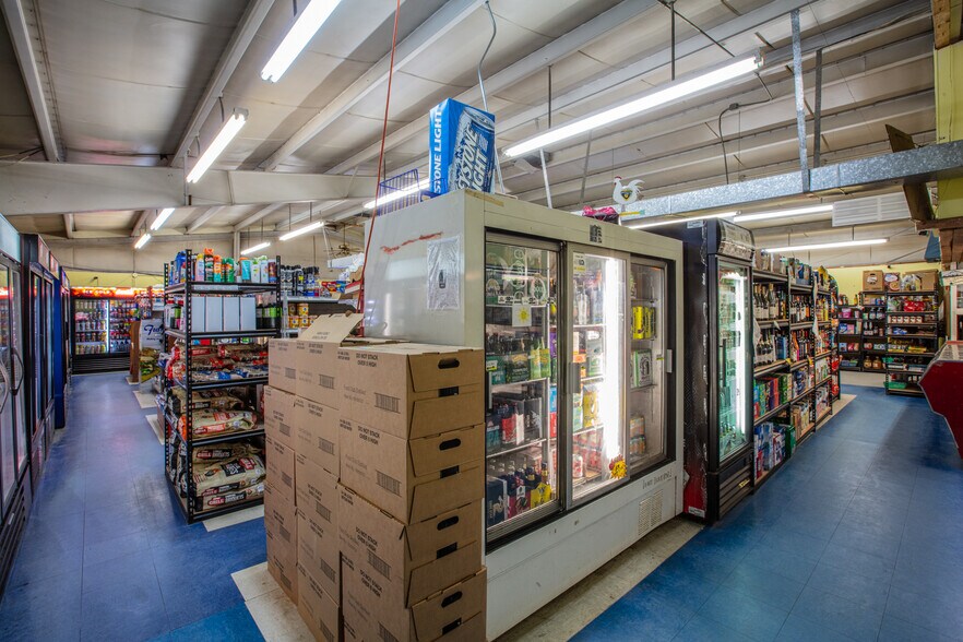 More Photos Of 118 4th ave, Clark Fork Supermarket For Sale
