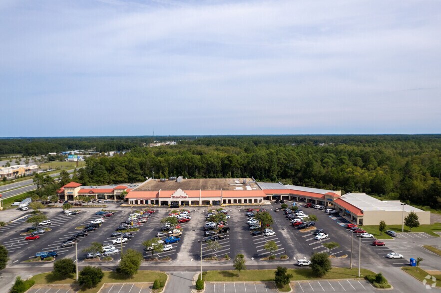 More Photos Of 96016-96126 Lofton Square Ct, Yulee Storefront For Lease