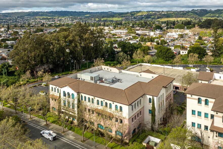 More Photos Of 1000 San Leandro Blvd, San Leandro Office For Sale