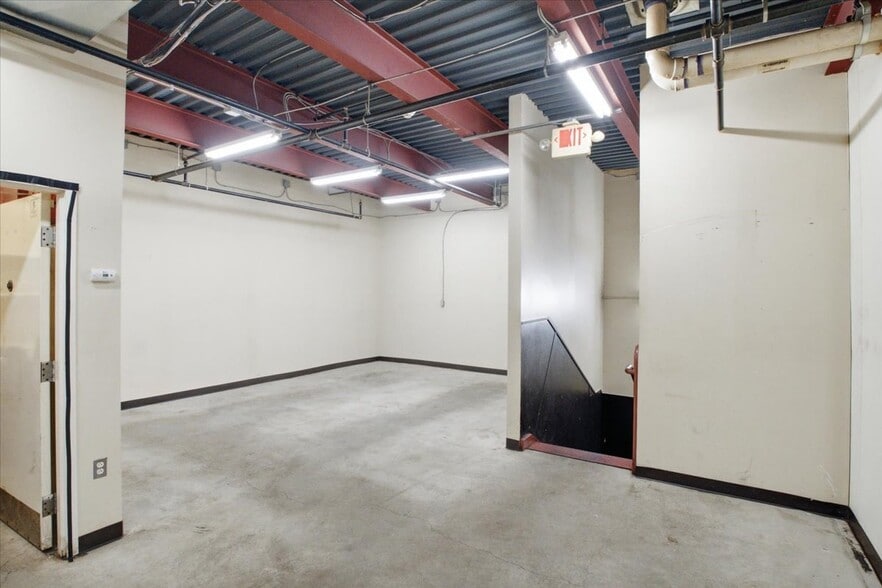 More Photos Of 301 Franklin St, Buffalo Restaurant For Sale