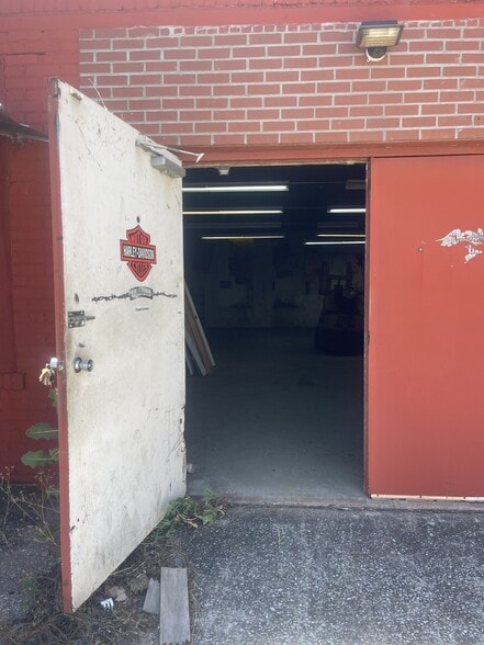 More Photos Of 115 E Commerce St, Lewisburg Flex For Lease