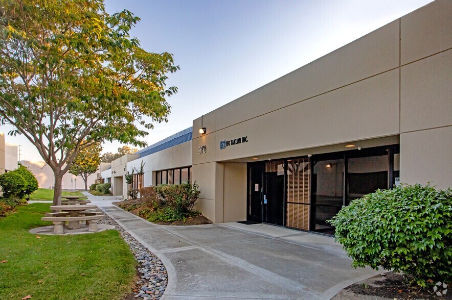 More Photos Of 960-978 Rincon Cir, San Jose Light Manufacturing For Sale
