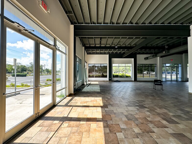 More Photos Of 425 S Lake Parker Ave, Lakeland Office For Lease