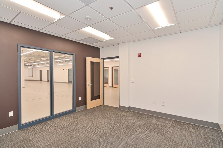 More Photos Of 1 Rounder Way, Burlington Office For Lease
