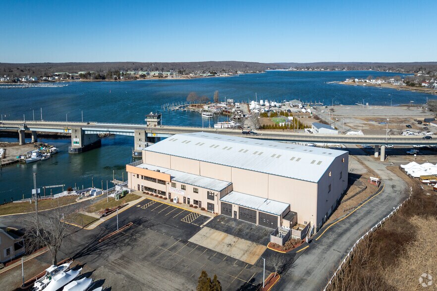 More Photos Of 8 River St, Waterford Marina For Sale