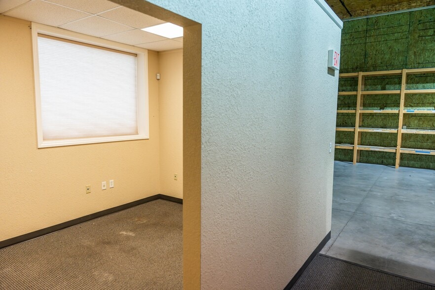 More Photos Of 628 Kraft Loop Rd, Casper Flex For Lease