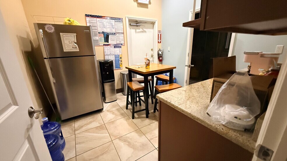 More Photos Of 717 Imar Dr, Sun City Center Medical For Lease