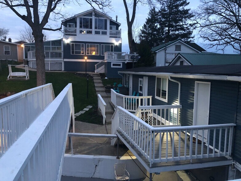 More Photos Of 5088 E Indiana Beach Rd, Monticello Hotel For Sale
