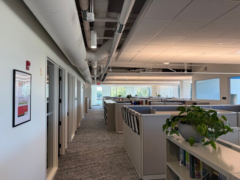 More Photos Of 145 Maplewood Ave, Portsmouth Office For Lease