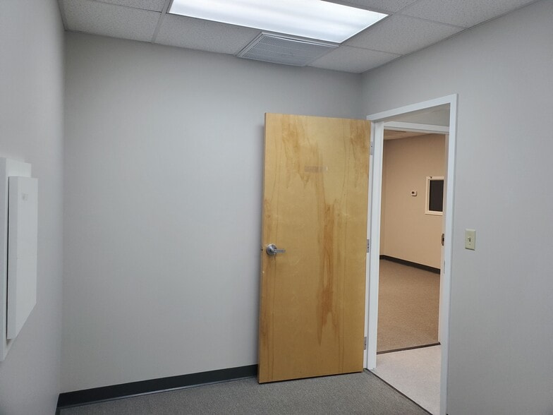 More Photos Of 541 Central Dr, Virginia Beach Unknown For Lease