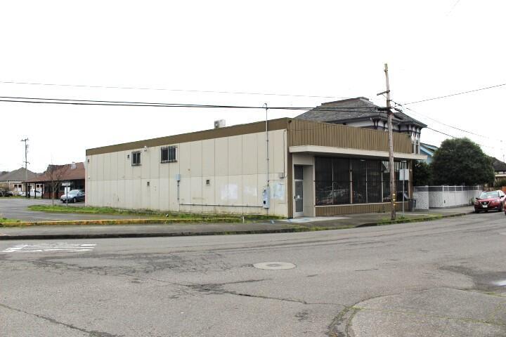 More Photos Of 711 Summer St, Eureka Storefront For Sale