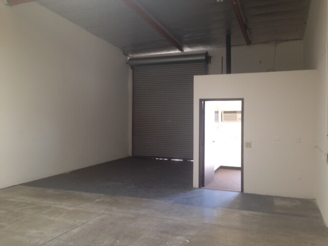 More Photos Of 2040 Eastridge Ave, Riverside Warehouse For Lease