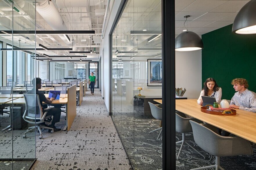 More Photos Of Old Spanish Trl, Houston Unknown For Lease