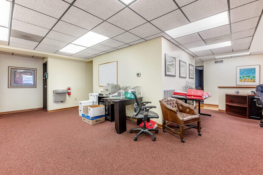 More Photos Of 610 N Main St, Springboro Medical For Lease