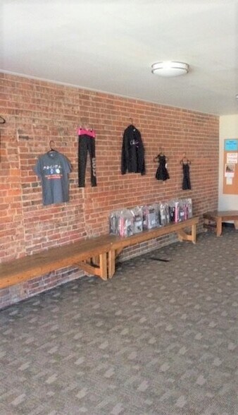 More Photos Of 315 N Main St, Burlington General Retail For Sale