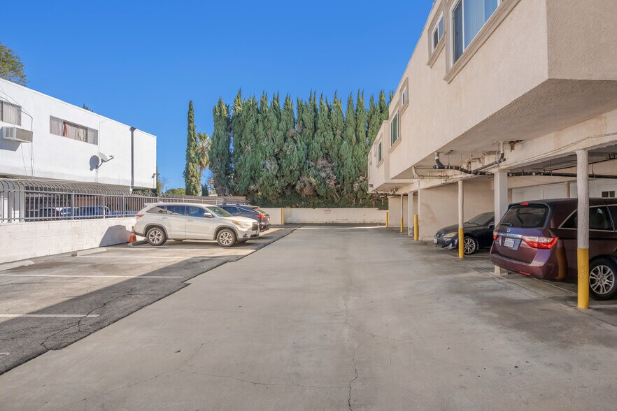 More Photos Of 7000 Etiwanda Ave, Reseda Apartments For Sale