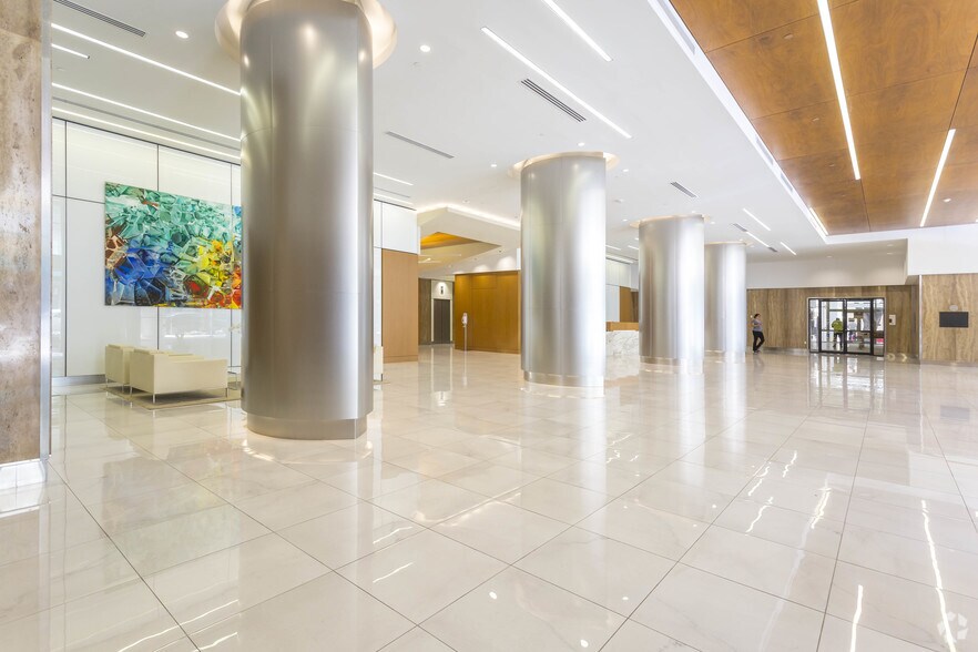 More Photos Of 1 SE 3rd Ave, Miami Office For Lease