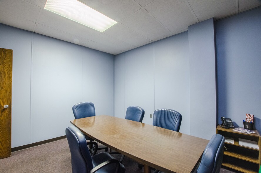 More Photos Of 35 N Park St, Mansfield Office For Sale