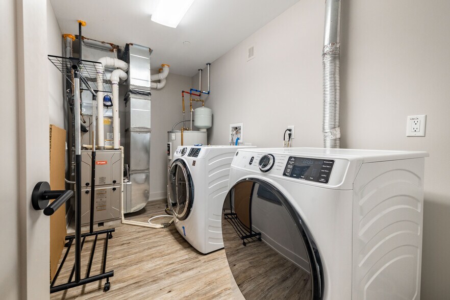 More Photos Of 830 Henry St, Ann Arbor Apartments For Sale