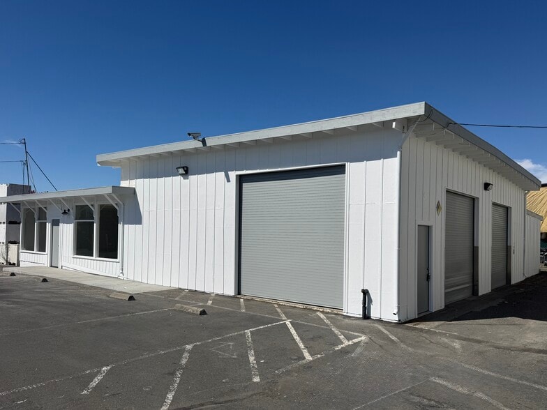 Primary Photo Of 1042 Hopper Ave, Santa Rosa Warehouse For Lease