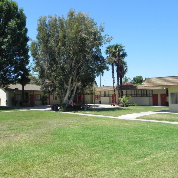 More Photos Of 451 W Madison Ave, Placentia Religious Facility For Lease