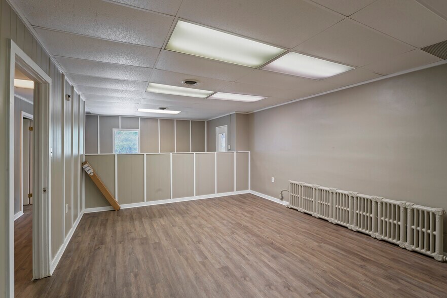 More Photos Of 414 E Lincoln Ave, Mc Donald Warehouse For Sale