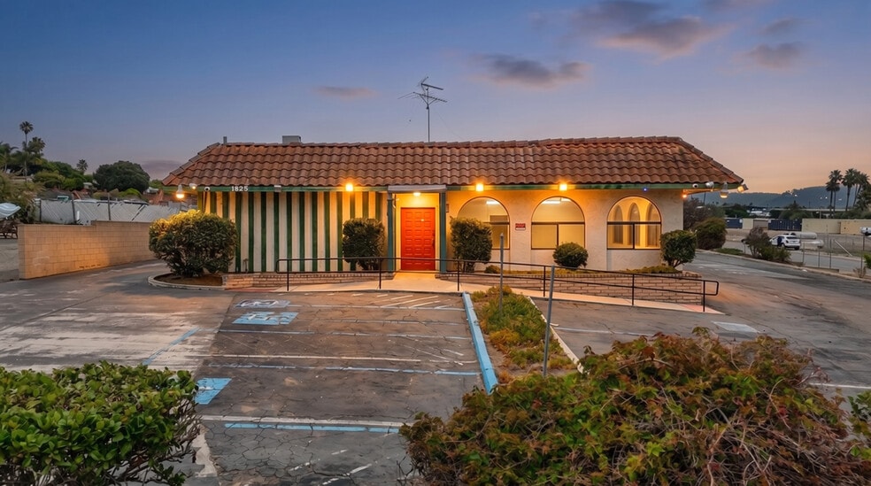 Primary Photo Of 1825 E Vista Way, Vista Restaurant For Sale