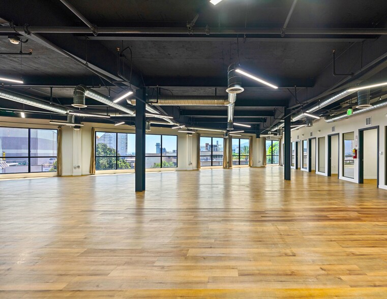 More Photos Of 135 W Magnolia Blvd, Burbank Loft Creative Space For Lease