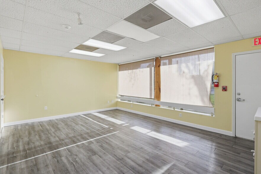More Photos Of 346 N Volusia Ave, Orange City Office For Lease