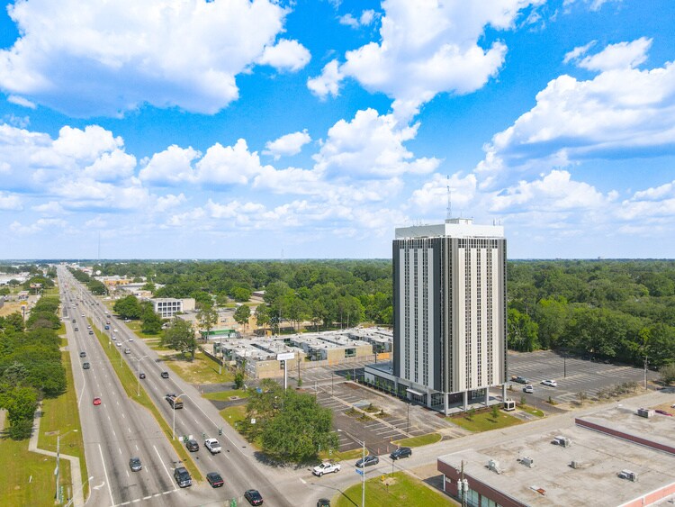 More Photos Of 5700 Florida Blvd, Baton Rouge Loft Creative Space For Sale