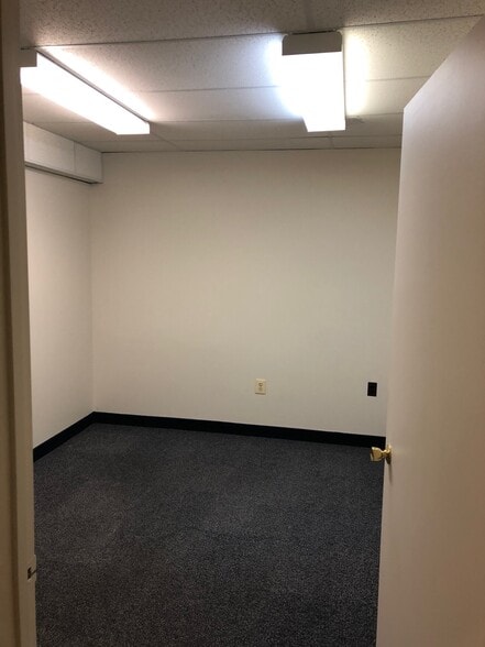 More Photos Of 7627 Leonardtown Rd, Hughesville Storefront Retail Office For Lease