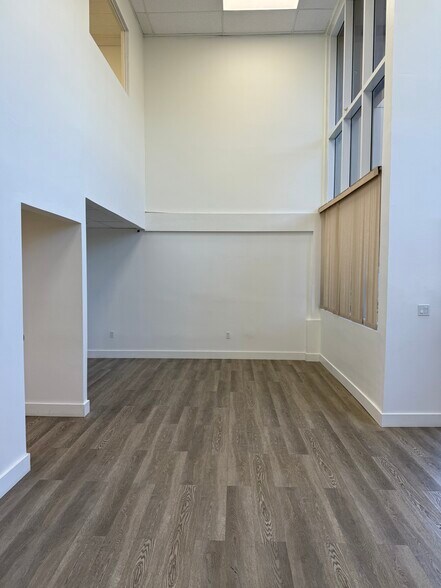 More Photos Of 10458 NW 31st Ter, Doral Light Manufacturing For Lease