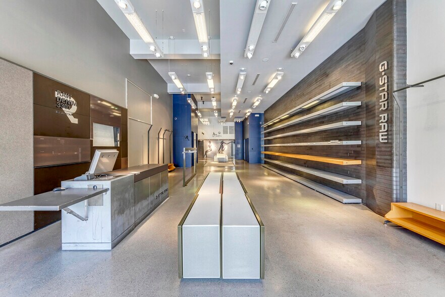 More Photos Of 509 Lincoln Rd, Miami Beach General Retail For Lease