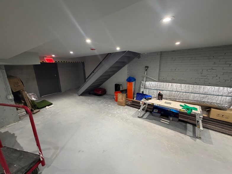 More Photos Of 12-36 31st Dr, Long Island City Storefront Retail Residential For Lease