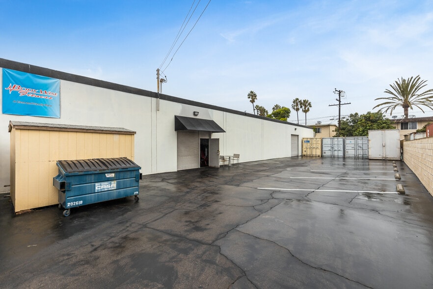 More Photos Of 640 Terminal Way, Costa Mesa Light Manufacturing For Lease