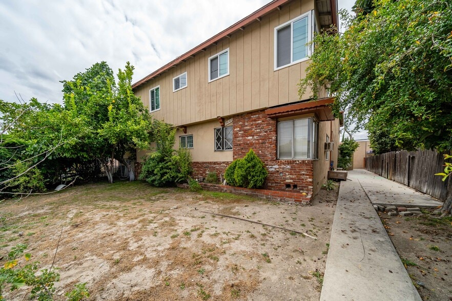Primary Photo Of 7047 Fulton Ave, North Hollywood Apartments For Sale