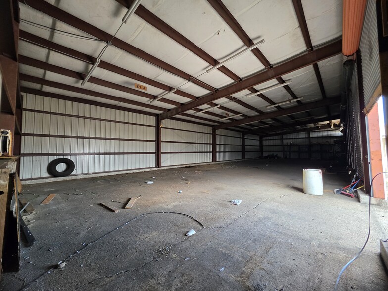 More Photos Of 7300 Westbank Expy, Marrero Distribution For Sale