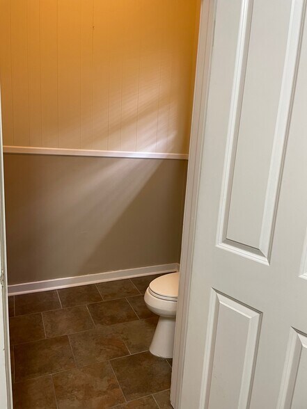 More Photos Of 2019 Government St, Baton Rouge Office For Sale