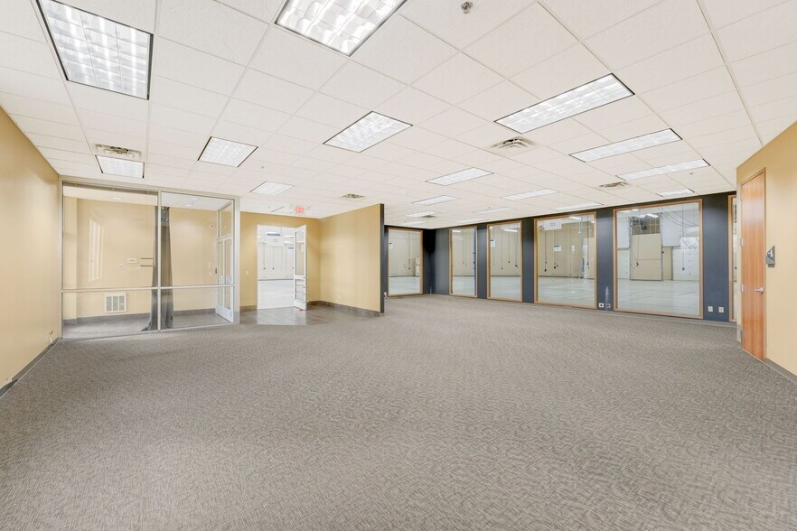 More Photos Of 2016-2020 E 28th St, Minneapolis Research And Development For Lease